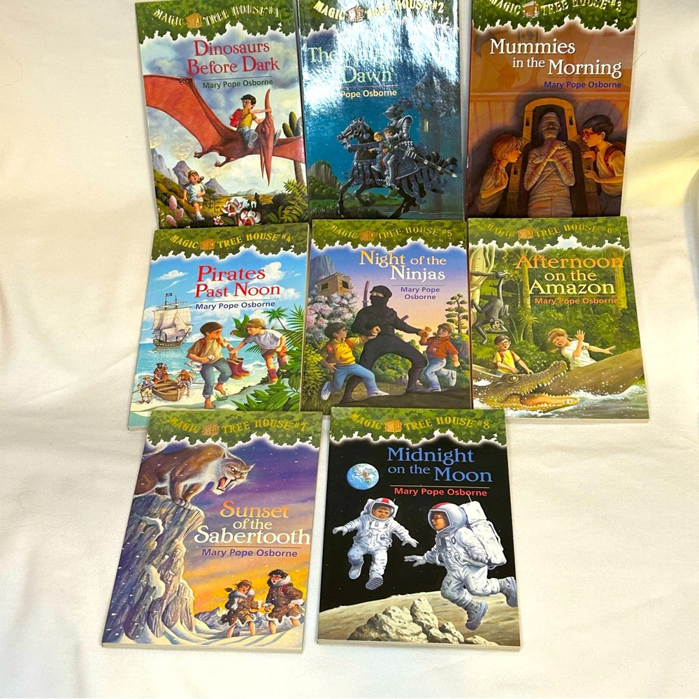 MAGIC TREE HOUSE PAPERBACK CHAPTER BOOKS, BUNDLE OF 8, CHAPTERS 1-8, 1 TIME USE